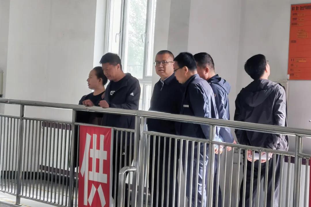 銀川市副市長雍輝一行到銀川中鐵水務(wù)第八水廠進行“五一”節(jié)前安全供水檢查